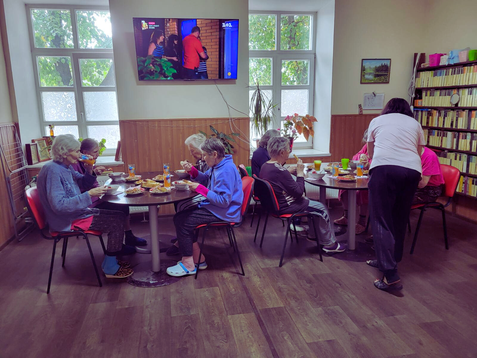 Уход за пенсионерами в доме престарелых